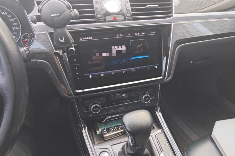 Used Volkswagen Phideon 2018 Revised Version 380TSI Two-Wheel Drive Business Edition Audio And AC Panel