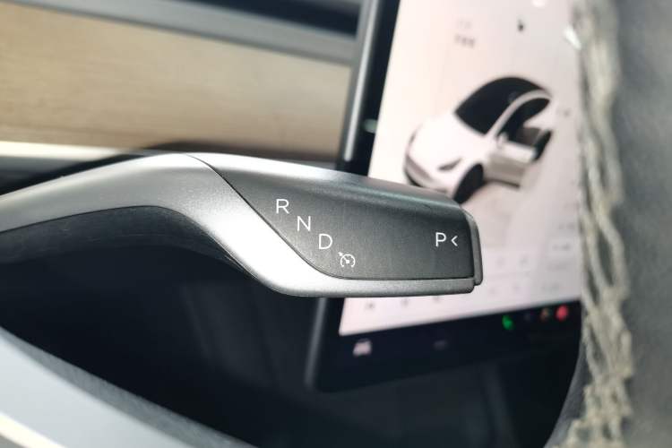 Used Tesla Model Y 2022 Long-Range All-Wheel-Drive Version