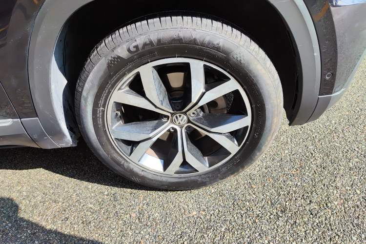 Used Volkswagen Teramont 2017 380TSI Four-Wheel Drive Luxury Edition Right Front Wheel Hub