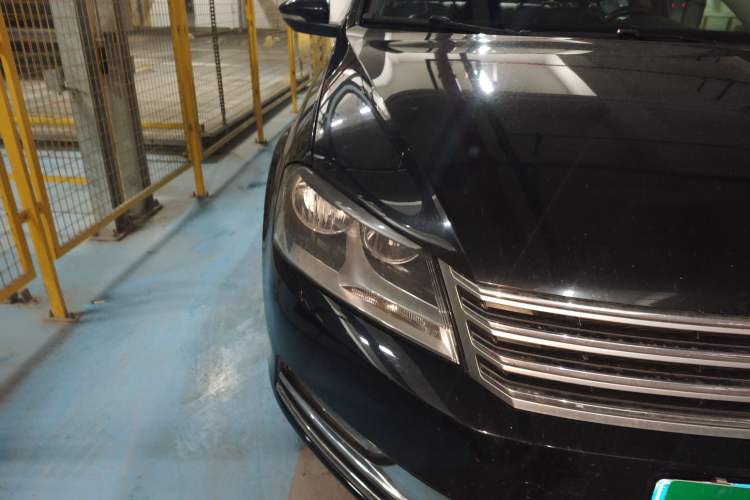 Used Volkswagen Magotan 2016 1.8TSI Smart Comfort Model Right Front Headlight