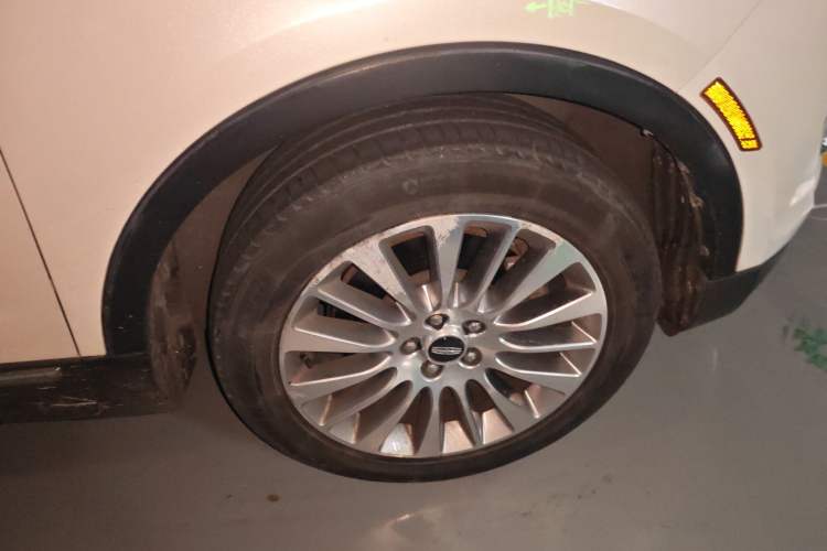 Used Lincoln MKC 2014 2.0T Four-Wheel Drive Luxury Edition Right Front Wheel Hub