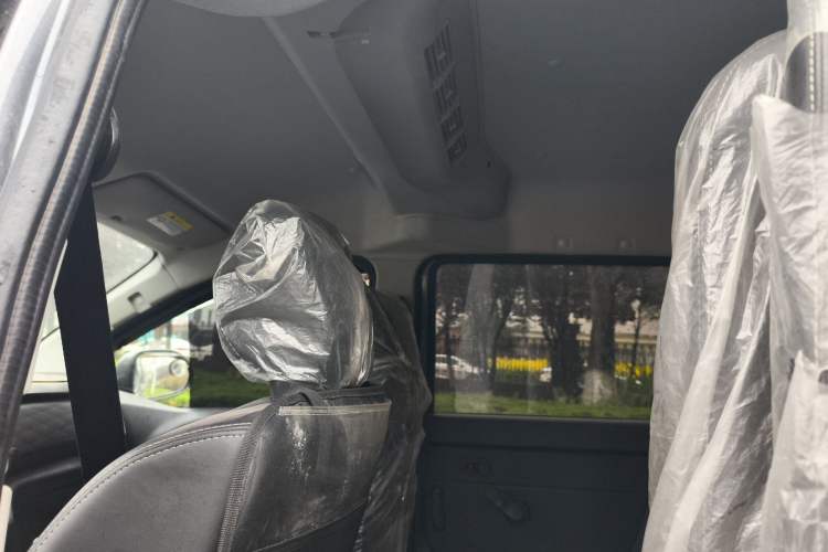 Used Jinbei Gold Hiace M Classic 2024 1.5L Travel Lion Passenger Van 6 Seats Headliner