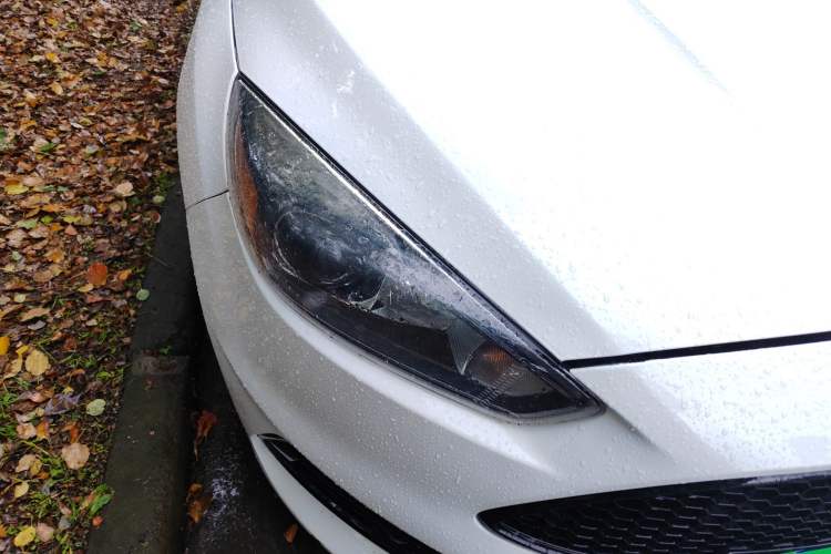 Used Ford Focus 2012 Hatchback 2.0L Manual Luxury Sport Model Right Front Headlight