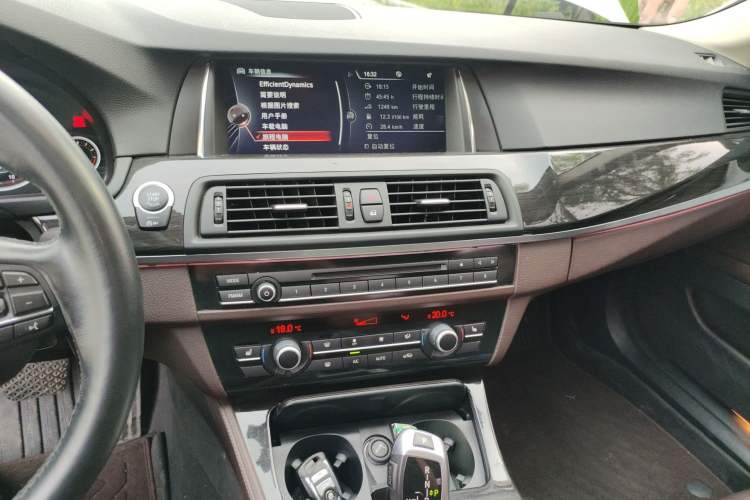 Used BMW 5 Series 2014 525Li Luxury Design Package Audio And AC Panel