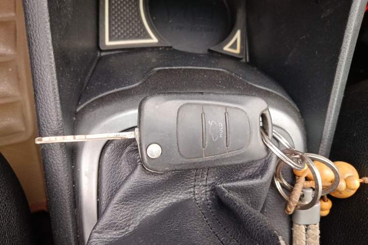 Used Kia K2 2012 Sedan 1.4L MT GLS Commemorative Edition
