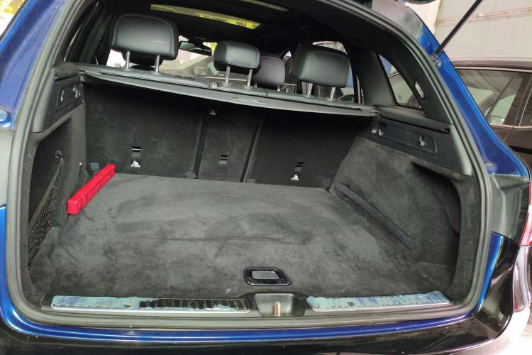 Used Mercedes-Benz GLC 2017 GLC 260 4MATIC Dynamic Edition Trunk