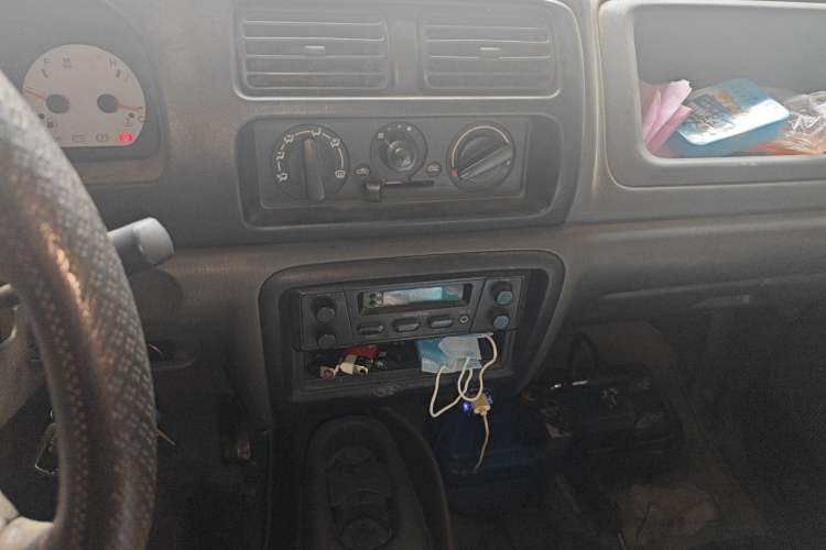 Used Suzuki Wagon R 2013 Venture Edition 1.0L Manual Economy Model Audio And AC Panel