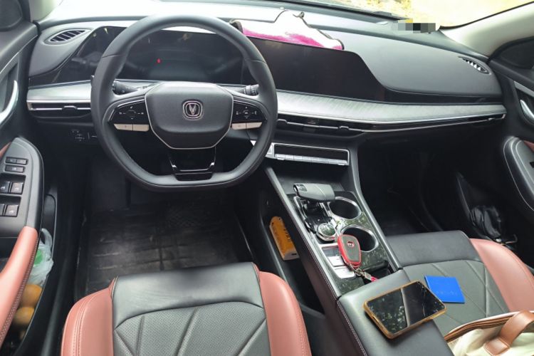 Used CHANGAN Eado 2023 Changan Edition PLUS Blue Whale NE 1.4T GDI DCT Prestige Version Center Console