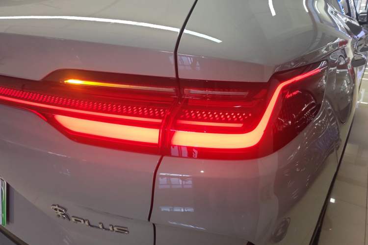 Used BYD Song PLUS New Energy 2025 EV 520km Luxury Version
