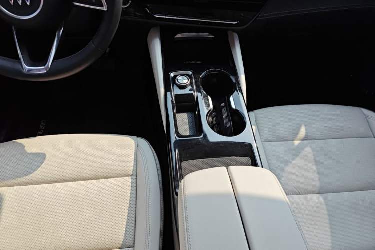 Used Buick Envision 2024 Encore Plus AWD Avenir
