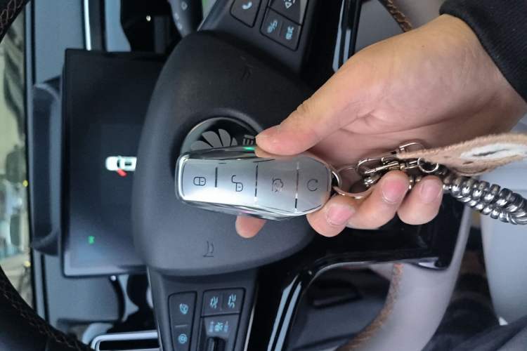 Used BYD Song Pro New Energy 2024 HONOR Edition DM-i 71KM Beyond Model Interior 1