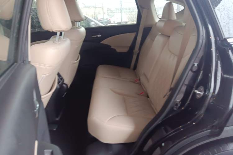 Used Honda CR-V 2016 2.0L two-wheel drive Urban Edition Left Rear Seat