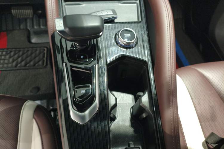 Used Geely Auto Monjaro L 2021 2.0TD DCT EVO Two-Wheel Drive Smart Luxury Version
