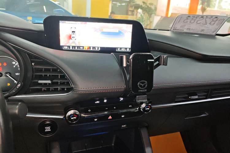 Used Mazda 3 Axela 2021 2.0L Automatic Zhiya Edition Audio And AC Panel