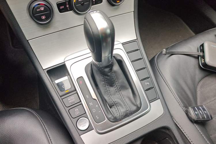 Used Volkswagen Magotan 2015 Facelift 1.8TSI Luxury Model Gear Lever