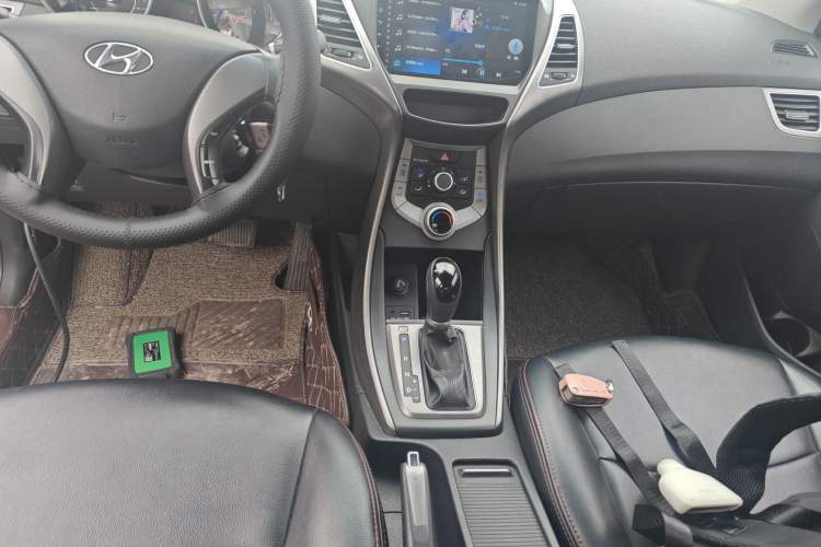 Used Hyundai Elantra (5th Generation / Langdong) 2016 1.6L Automatic Smart Version
