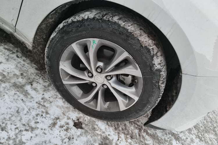 Used Buick Verano 2022 Pro 532T Le Xing Edition Right Front Wheel Hub