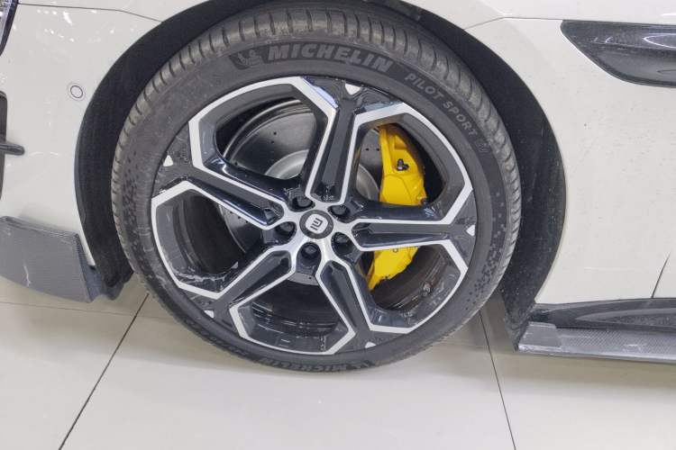 Used Xiaomi Auto SU7 2024 Four-Wheel Drive Ultra-Long Range Advanced Intelligent Driving Max Edition