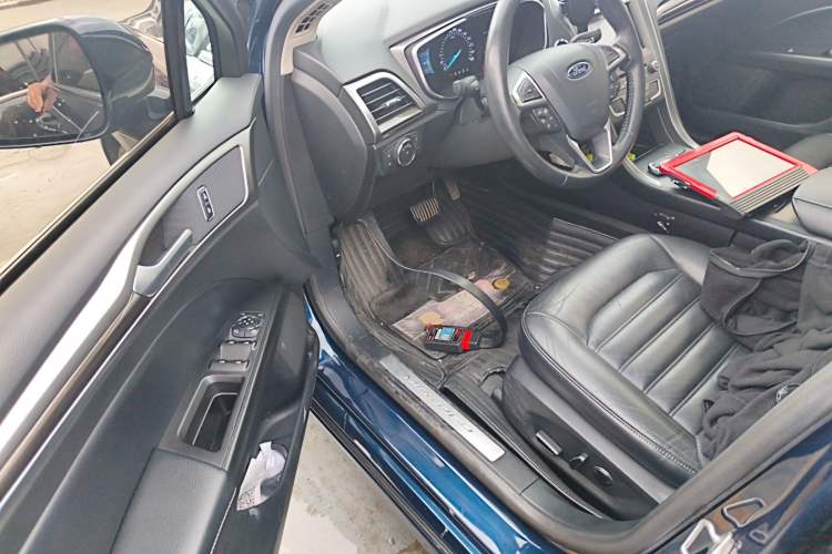 Used Ford Mondeo 2017 EcoBoost 180 Luxury Model Driver Seat