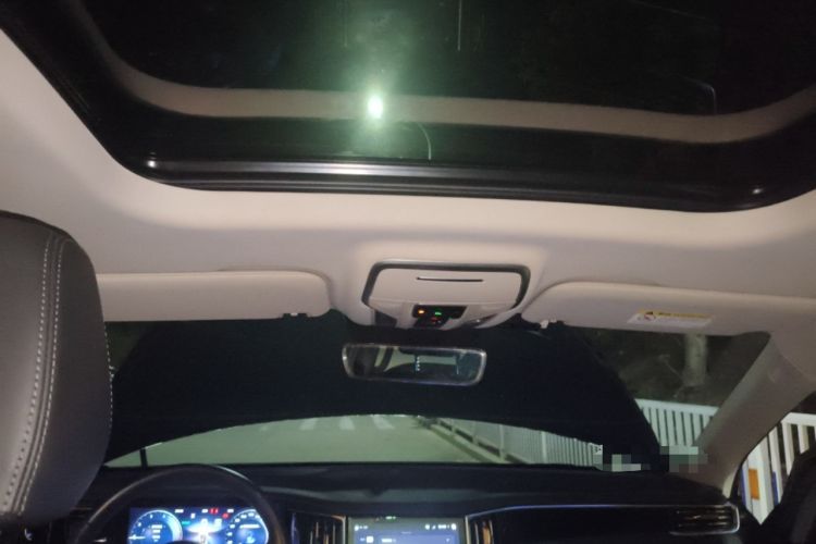 Used Hongqi HS7 2023 2.0T Automatic Two-Wheel Drive Flagship Edition Six Seats
