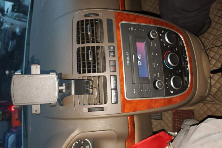 Used Buick GL8 2011 2.4L CT Comfort Edition
