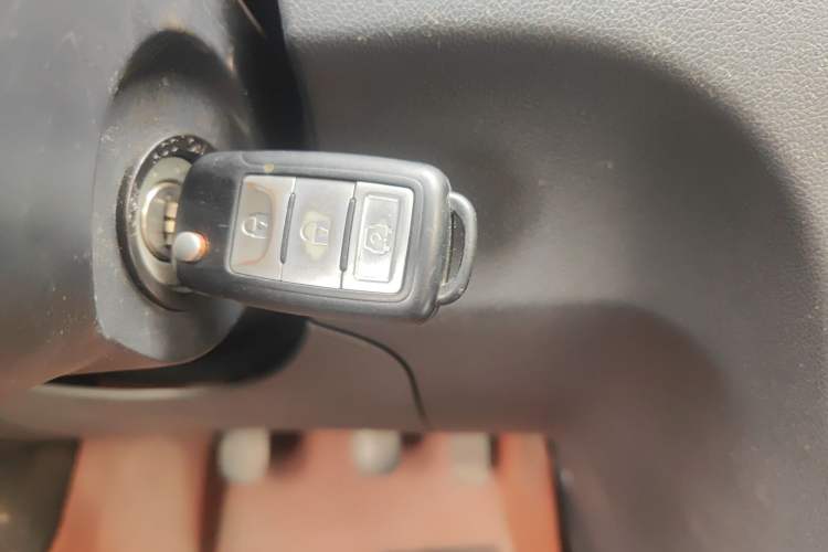 Used Dongfeng Fengon 370 2016 1.5L Manual Luxury 7-Seater Vehicle Key