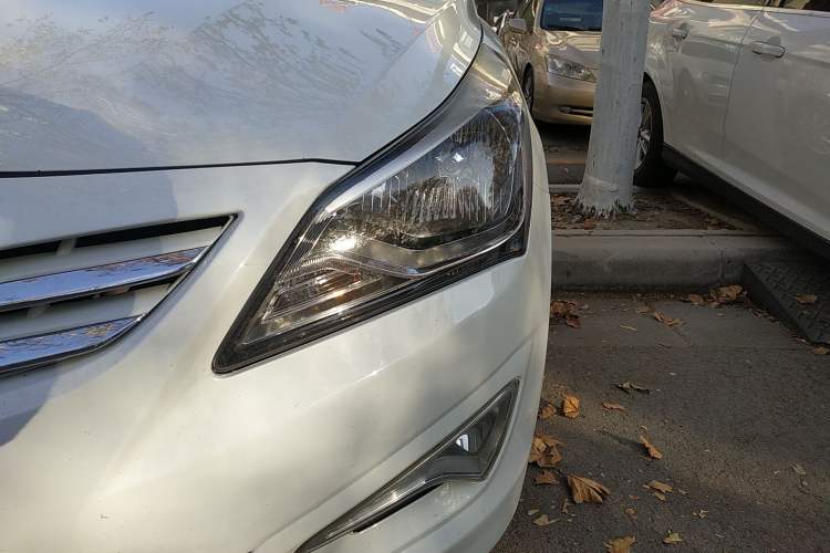 Used Hyundai Verna Ray 2016 1.4L Automatic Leading-Edge GLX Left Front Headlight