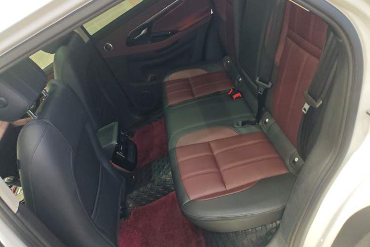 Used Land Rover Range Evoque 2021 Range Rover Velar 249 PS R-Dynamic S Performance Edition
