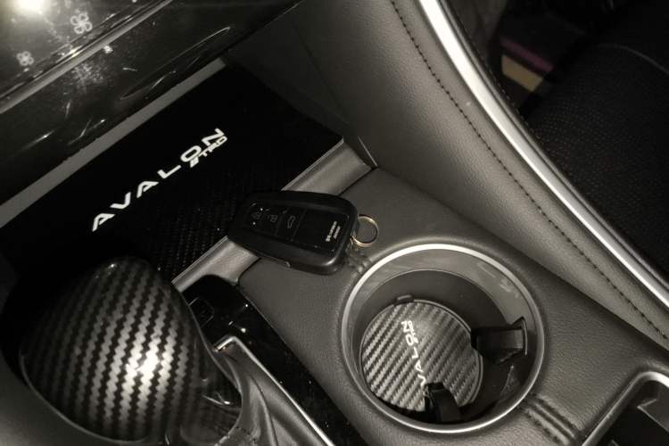 Used Toyota Avalon 2022 Dual-Engine 2.5L XLE Premium Edition Vehicle Key