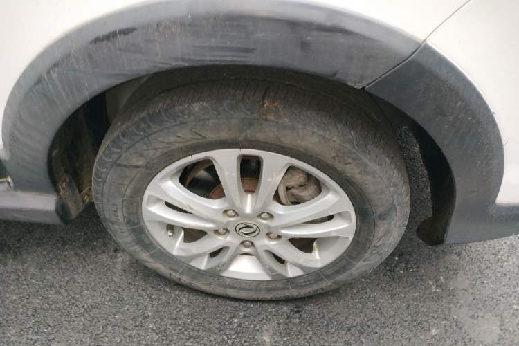 Used Dongfeng Fengon 370 2016 1.5L Manual Luxury 7-Seater
