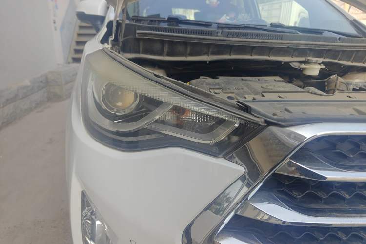 Used JAC Group Refine S3 2017 1.6L Manual Luxury Smart Model Right Front Headlight