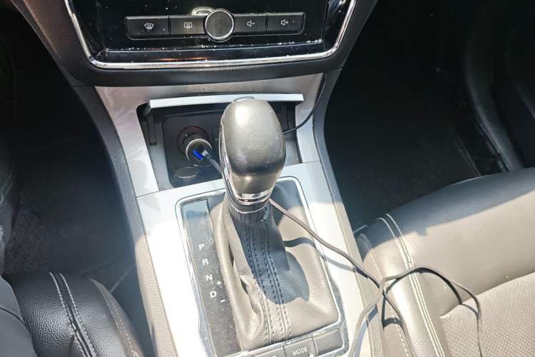 Used Roewe RX5 New Energy 2017 eRX5 50T Hybrid Connected Prestige Flagship Edition
