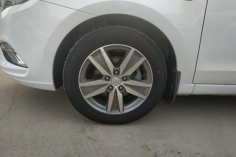 Used CHANGAN Eado 2016 1.6L Manual Fashion Edition Left Front Wheel Hub