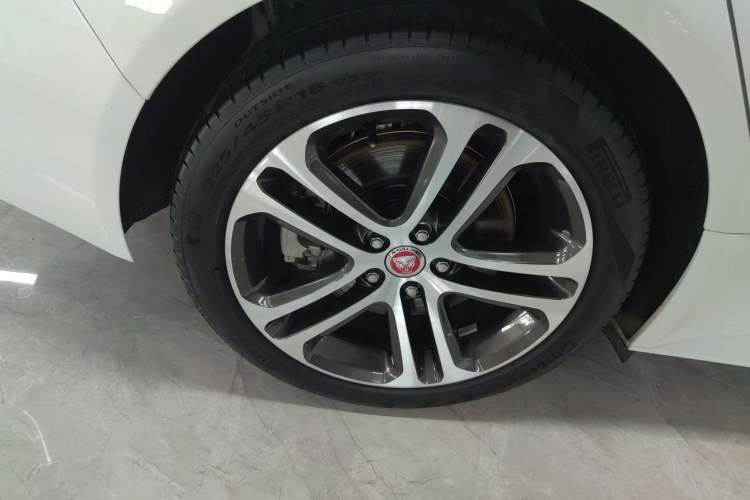 Used Jaguar XEL 2024 2.0T 250 PS R-DYNAMIC S Advanced Sport Edition Right Rear Wheel Hub