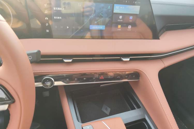 Used CHANGAN CS75 PLUS iDD 2023 ZhiDian iDD Smart Leading Model Audio And AC Panel