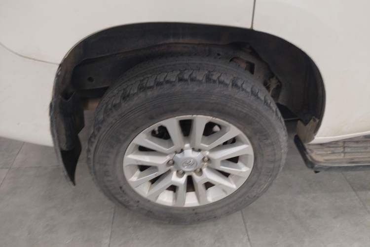 Used Toyota Prado 2017 4000 TXL Dual Airbags Side-Mounted – Middle East Version