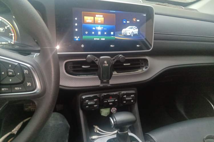 Used GAC Trumpchi GS3 2022 POWER 270T Automatic Luxury Edition Audio And AC Panel