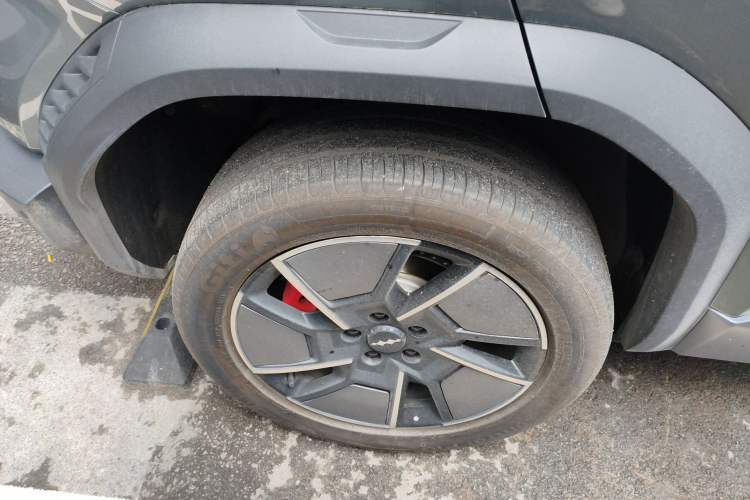 Used Formula Leopard Titanium 3 2025 501KM All-Wheel Drive Intelligent Driving Ultra Version
