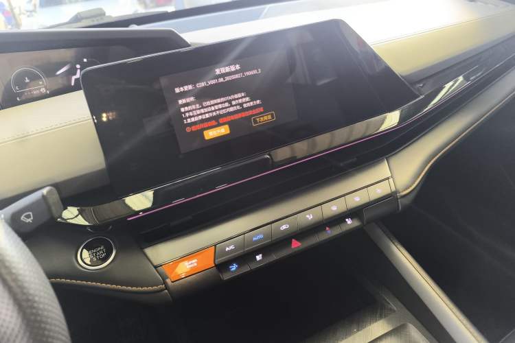 Used CHANGAN UNI-V 2022 1.5T Smart Navigation Version Audio And AC Panel