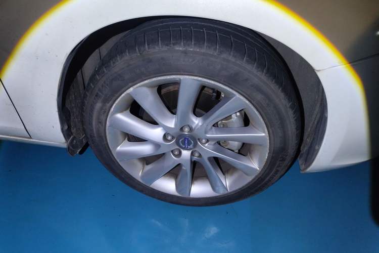 Used Volvo S60 2017 S60L T4 Smart Range Edition Right Front Wheel Hub