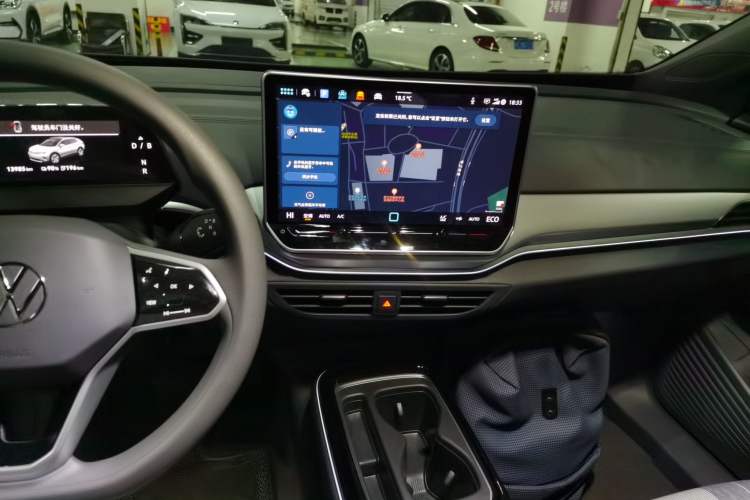 Used Volkswagen ID.4 CROZZ 2025 Pure Edition Audio And AC Panel