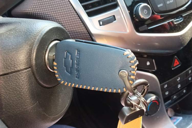 Used Chevrolet Cruze 2013 Hatchback 1.6L Manual Luxury Model Vehicle Key