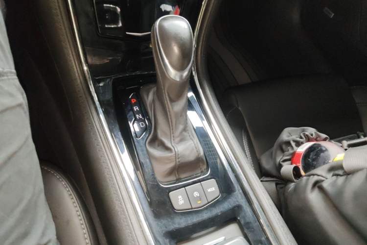 Used Cadillac ATS-L 2017 28T Tech Edition Gear Lever
