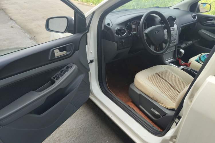 Used Ford Focus 2013 Hatchback Classic 1.8L Manual Base Model