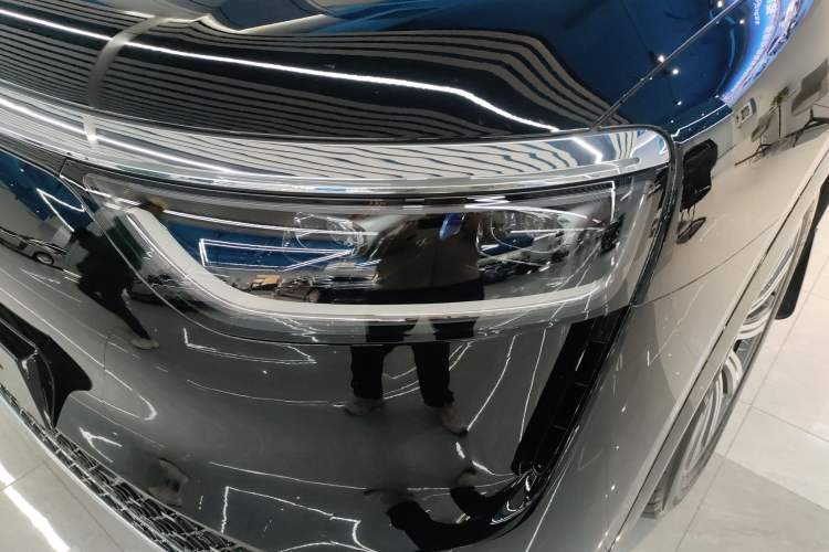 Used Hima AITO M8 2025 Extended-Range Max+ Version 53.4 kWh 5-Seater Edition
