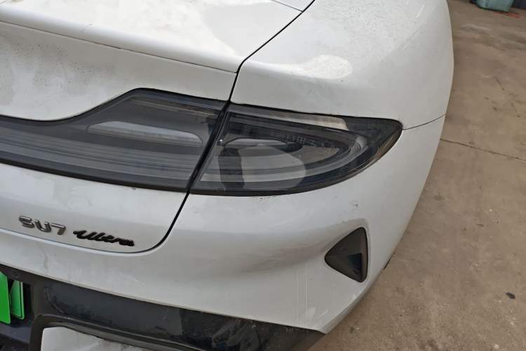 Used Xiaomi Auto SU7 2024 Rear-Drive Standard Founder Edition Right Rear Taillight