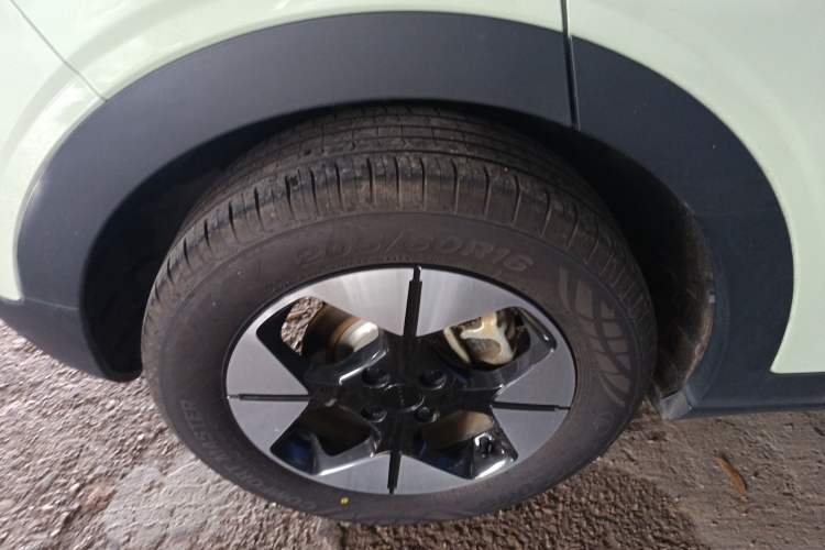 Used Geely Galaxy Geome 2025 UP 410km Exploration+ Edition Exterior 5