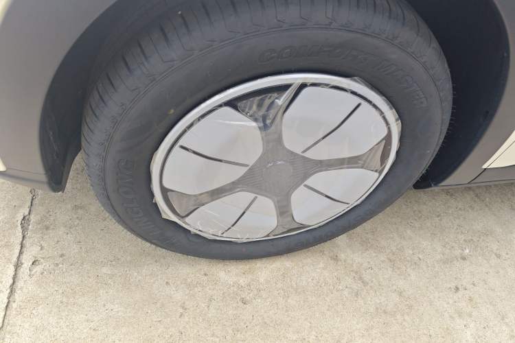 Used Geely Galaxy Geome 2026 Model 310km Youth Edition Left Front Wheel Hub