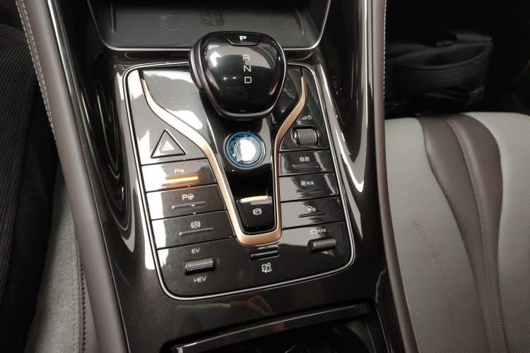 Used BYD Frigate 07 2023 DM-i 100KM Flagship Model Gear Lever