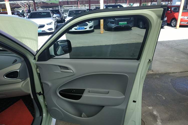 Used ORA White Cat 2022 Xiaoyue Mao Edition 401 km Flagship Model Lithium Ternary